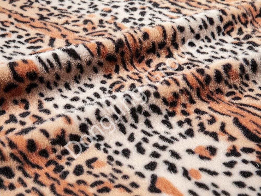 9KT0303-Pink fret print leopard leopard print faux fur fabric