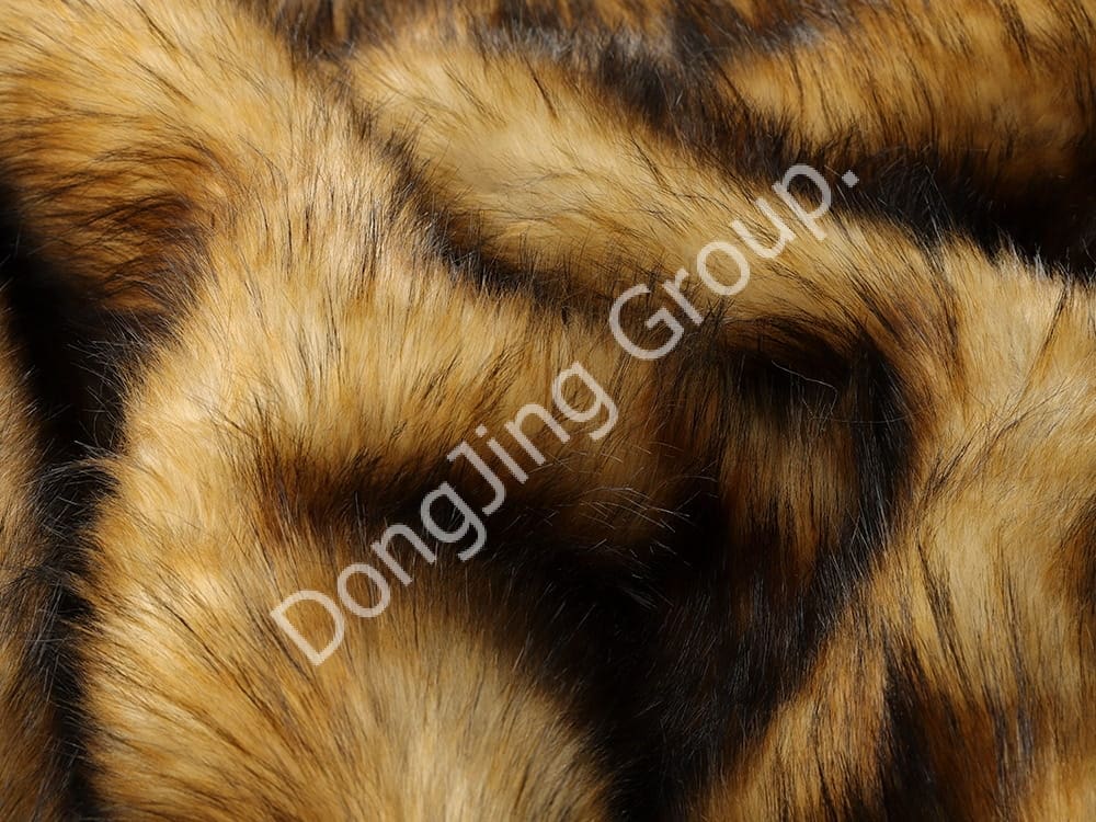 9W0592-Prírodné vlasy mývala faux fur fabric