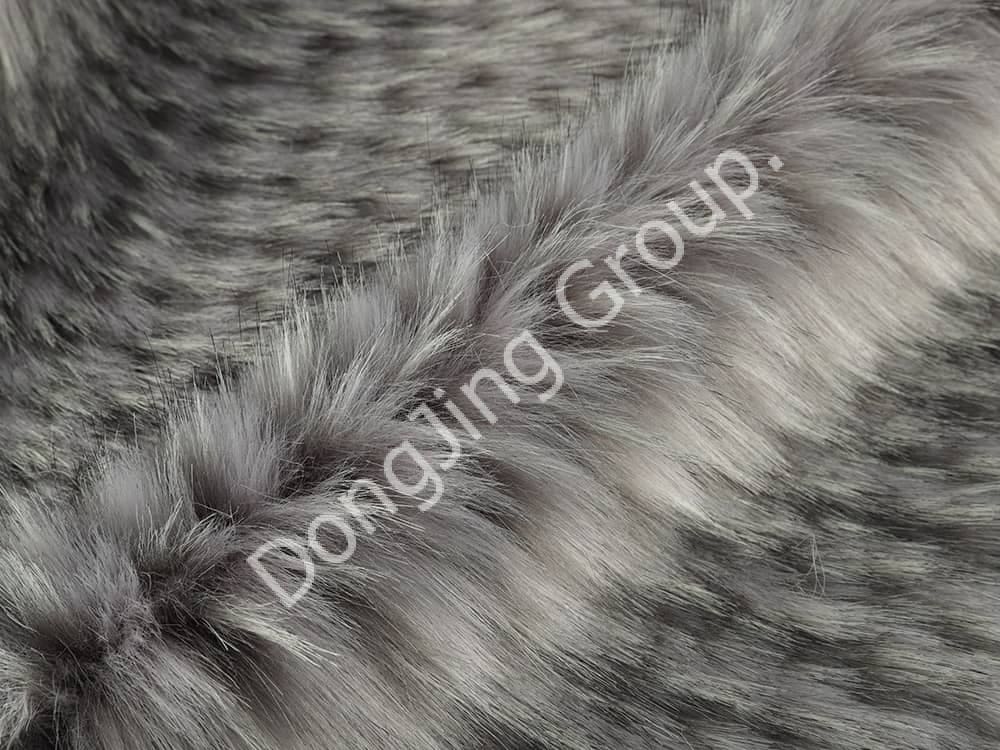 9W0685-Sivé vlasy mývala ananásu faux fur fabric