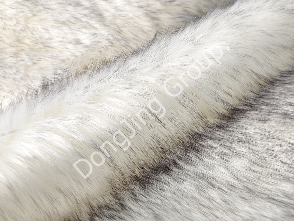 DP0657-biela špička vlasov faux fur fabric